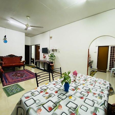 Homestay Ummi Kuala Terengganu Esterno foto