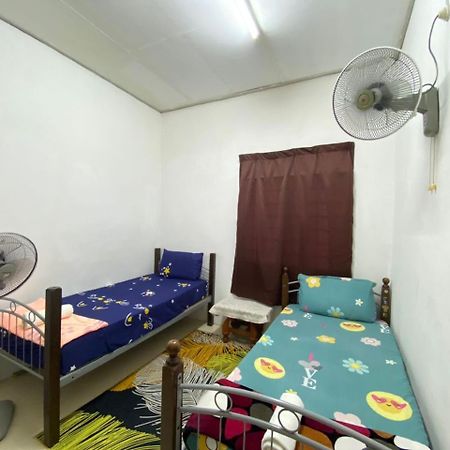 Homestay Ummi Kuala Terengganu Esterno foto