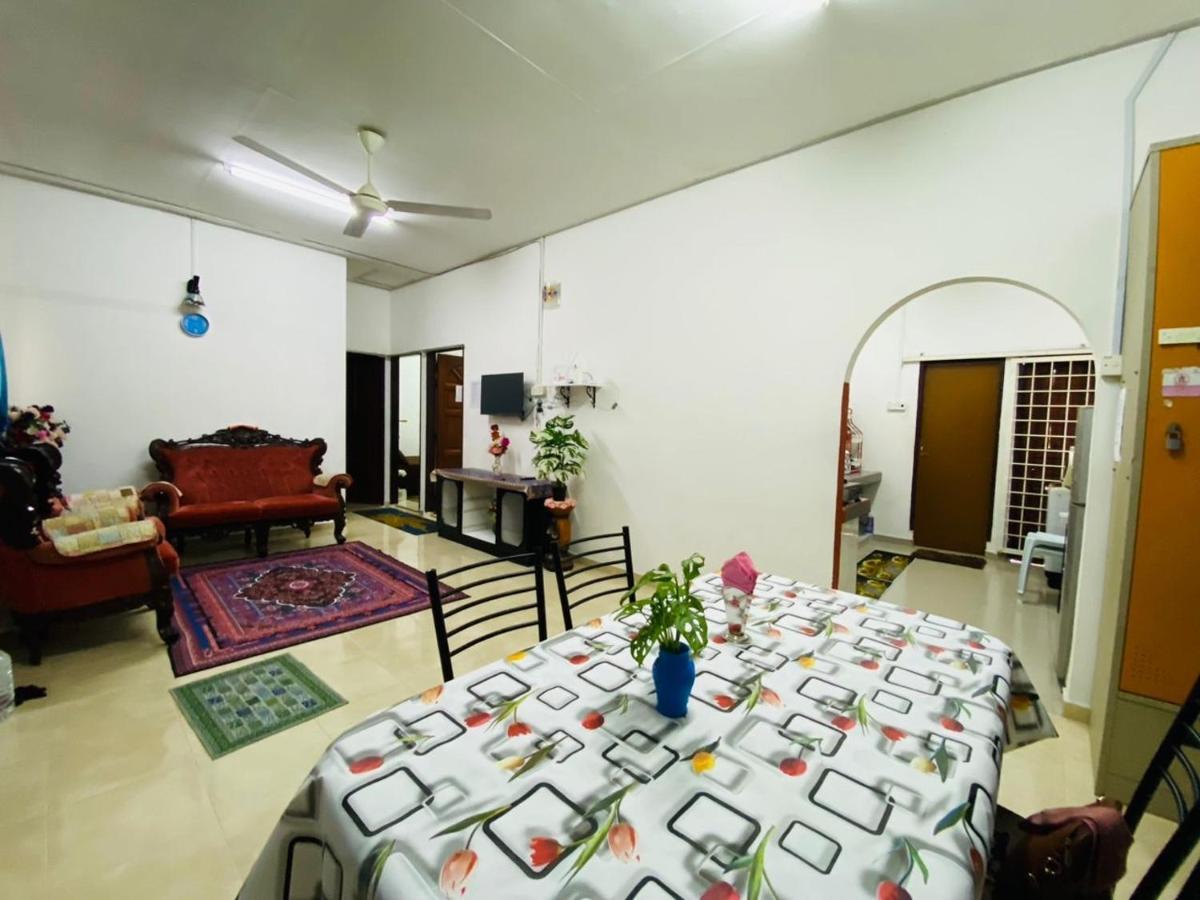 Homestay Ummi Kuala Terengganu Esterno foto