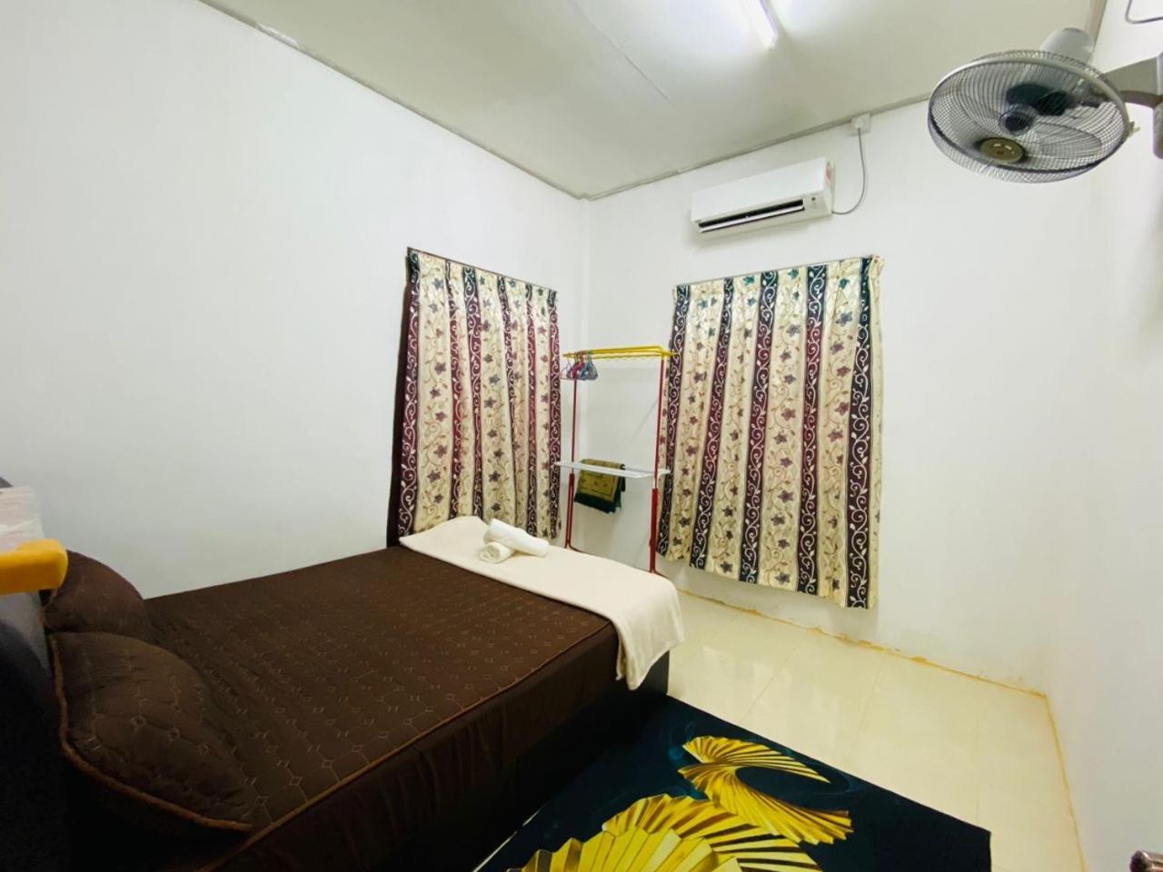 Homestay Ummi Kuala Terengganu Esterno foto